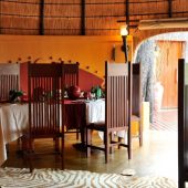 Hoyo Hoyo Safari Lodge - Dining Room