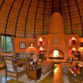 Hoyo Hoyo Safari Lodge - Lounge